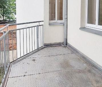 neue EBK, neues Laminat, Balkon und Zentrumsnah - Foto 1