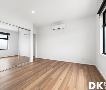 Brand New 3 Bedroom Townhouse in Central Sunshine - Photo 1