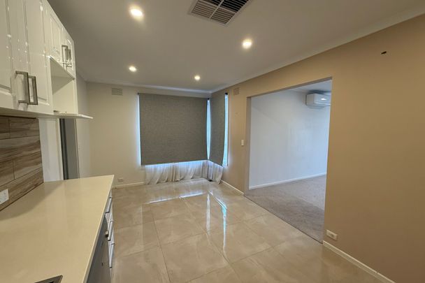 15 Marshall Court, Hampton Park VIC - Photo 1