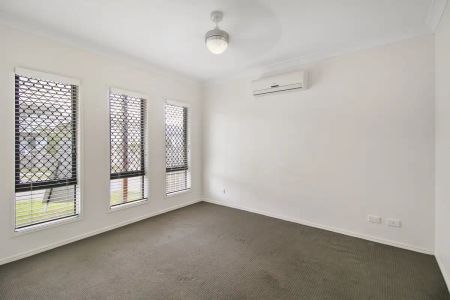 9 Whitten Street, Springfield Lakes QLD 4300 - Photo 2