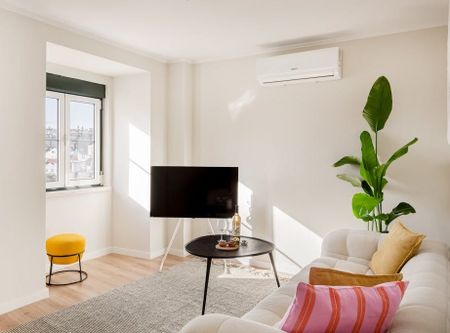 Travessa do Caldeira, Lisbon, Lisbon 1200-177 - Photo 2