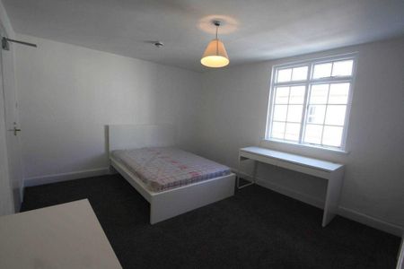 6 bedroom house to rent - Photo 4