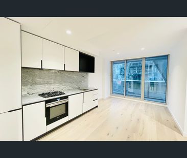 3910/70 Southbank Boulevarde, Southbank, Vic 3006 - Photo 2