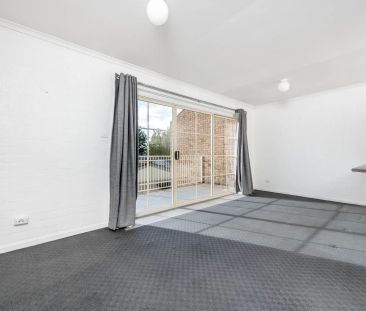 38/201 Goyder Street, Narrabundah. - Photo 2