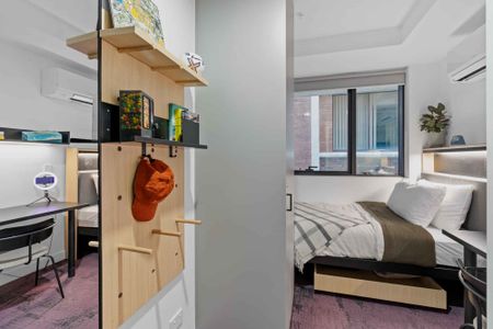 4 Bedroom Apartment with Ensuite - Photo 5