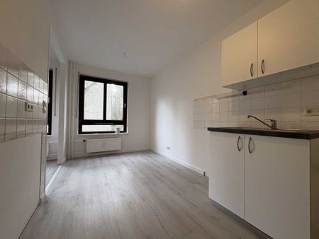 WBS mit Dringlichkeit! Frisch renovierte 2-Zimmer-Wohnung! - Photo 5