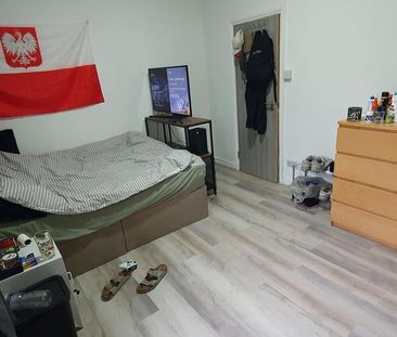 4 bedroom house to rent - Photo 1