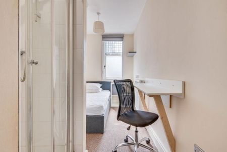 4 bedroom flat to rent - Photo 5