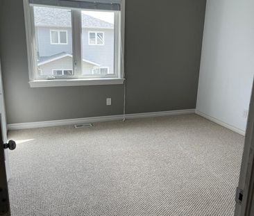 For Lease - 1052 Woodhaven Drive, Kingston, Ontario - Photo 3