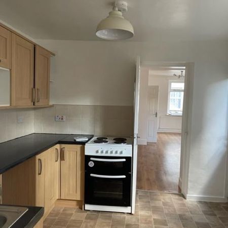 3 bedroom terraced house to rent - Photo 3