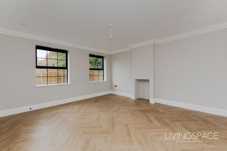 4 bedroom detached house to rent - Photo 2