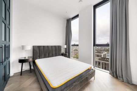 3 bedroom flat to rent - Photo 2