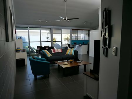 4/15 Craven Close, Port Douglas QLD - Photo 5