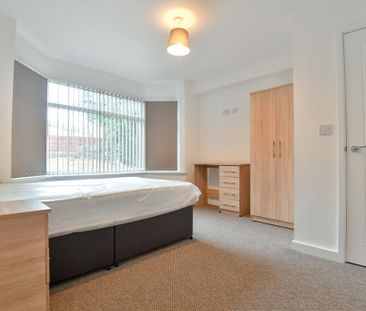 6 bedroom terraced house to rent - Photo 5