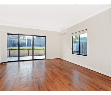 Stylish 3 bedroom family home with 6kw solar system - Photo 3