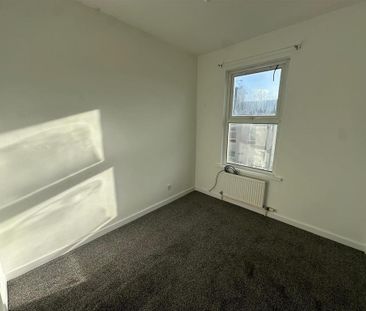 2 bedroom property to rent - Photo 4