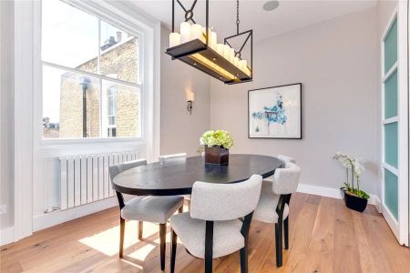 3 bedroom flat in South Kensington - Photo 4