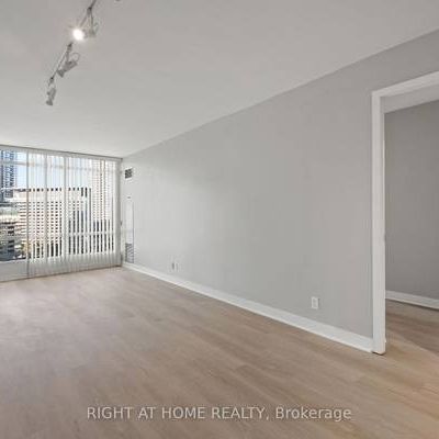 361 Front St W Entertainment district + den parking included - Photo 4