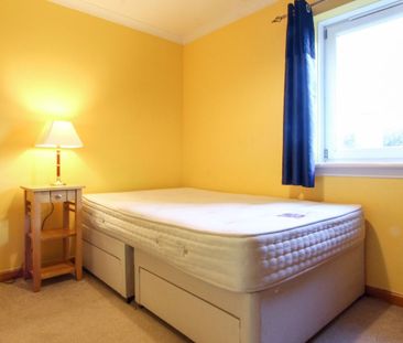 2 Bedroom - Photo 4