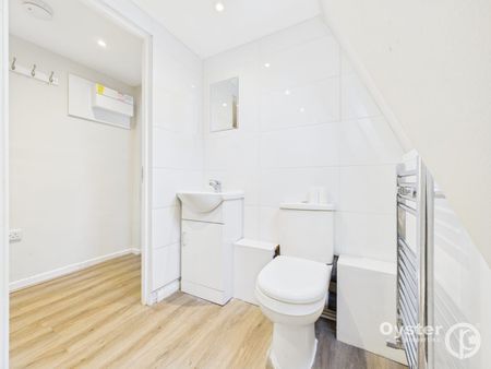 London Road, Sawbridgeworth, CM21 - Photo 4