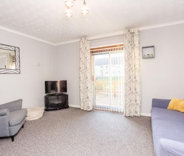 2 bedroom end of terrace house to rent - Photo 5