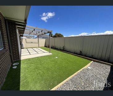 2/35 Evans Street, Cessnock, NSW 2325 - Photo 2