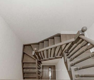 Townhouse For Lease | X8038978 - Photo 3