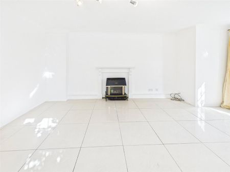 4 bedroom semi-detached house to rent - Photo 2