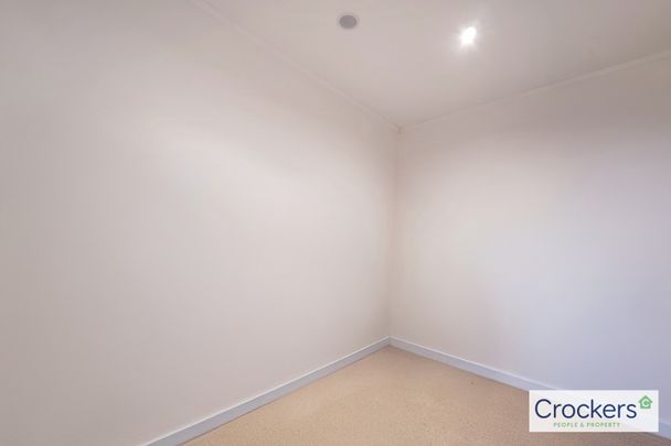 Pet friendly two bedroom unit at ALTRO - 1 WEEK FREE - Photo 1