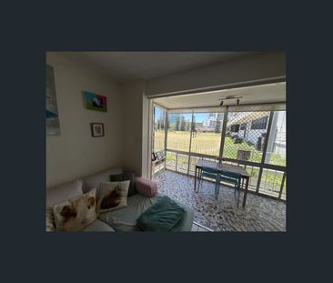 2 BEDROOM UNIT IN SURFERS PARADISE - Photo 4