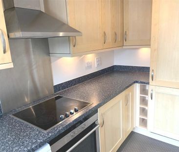 2 bedroom flat to rent - Photo 6
