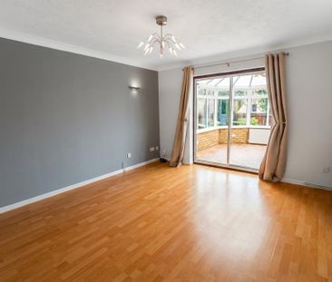 3 bedroom detached house to rent - Photo 2
