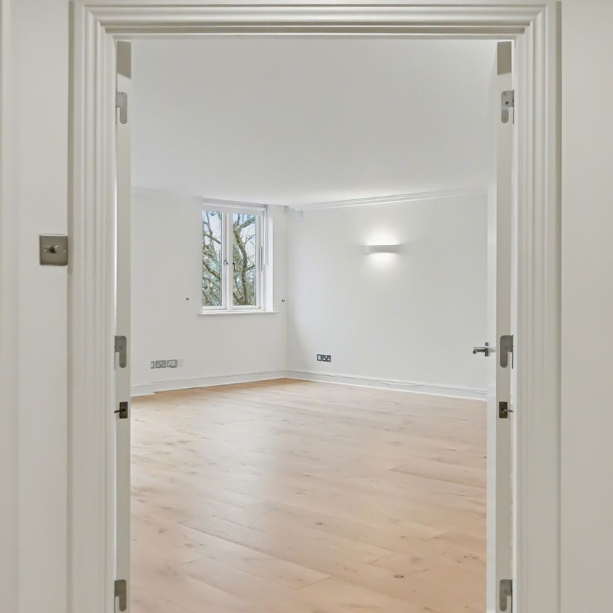 Westfield, 15 Kidderpore Avenue, Hampstead, London NW3 - Photo 1