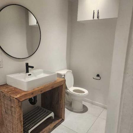 Luxueux logement 4 1/2, centre-ville de Joliette sur rue Saint-Louis - Photo 4