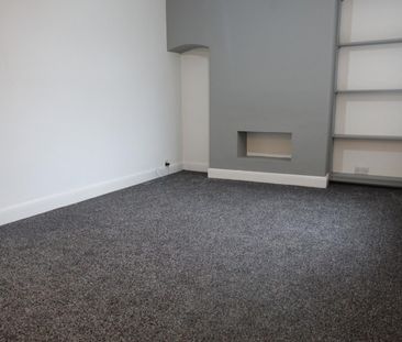 3 bedroom House To Let - Photo 2