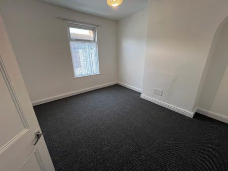 3 Bed Terraced House, Bell Road, CH44 - Photo 5