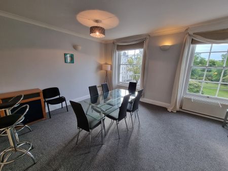 2 Bed Student Accommodation - Photo 2