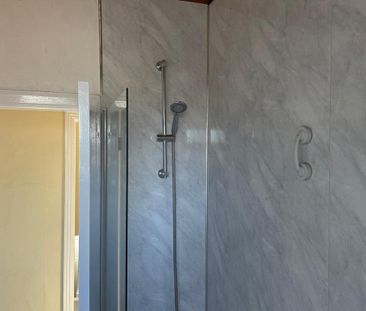 2 bedroom end of terrace house to rent - Photo 4