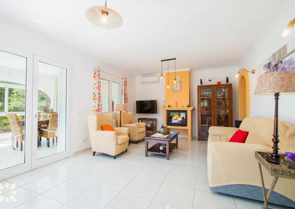 Rent villa DAISY