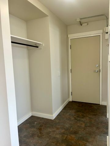 Cedarworth Condo - Photo 2