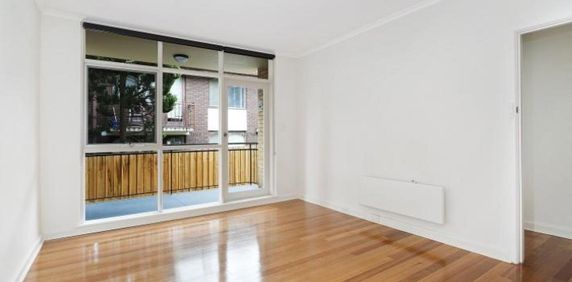 Compact apartment, great location! - Photo 2