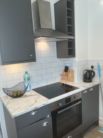 Studio Flat, Sillwood Street, BN1 - Photo 5