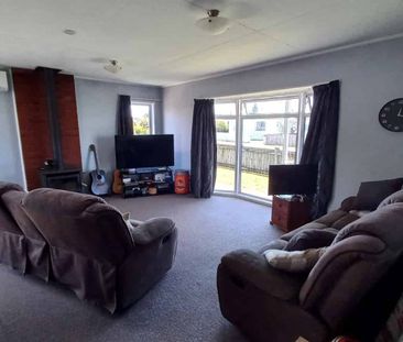 Fully Fenced Family Home! - Photo 1