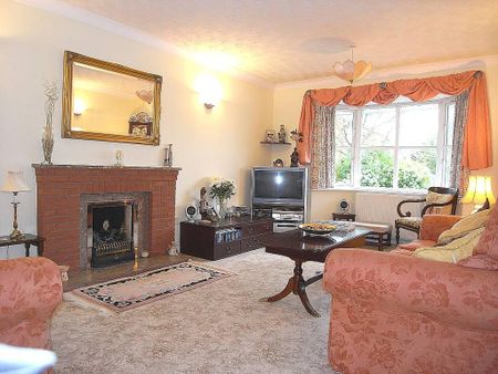4 bedroom detached house to rent - Photo 2