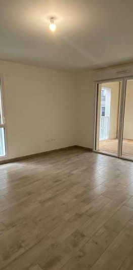 T3 QUARTIER BASSIN A FLOT AVEC TERRASSE - Photo 1