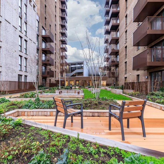 3 bedroom flat to rent - Photo 1