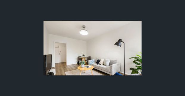 Stylish, Sunlit & Secure – Your Perfect Retreat Awaits - Photo 1