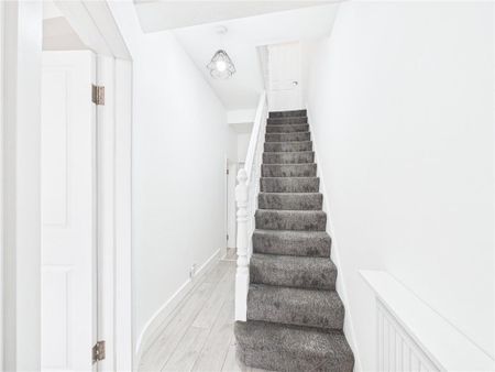 3 bedroom terraced house to rent - Photo 3