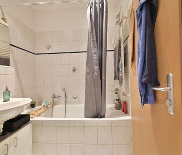 Moderne 2-Raum-Wohnungin Chemnitz mit Einbauküche, Balkon und Fußbo... - Photo 3