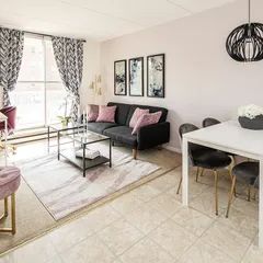 1 room apartment of 80m² in Gatineau - Photo 2